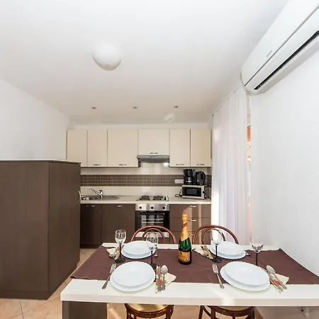 Yasmin Apartament *